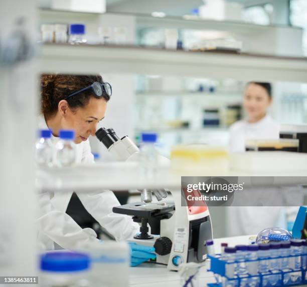 Genetics Microscope Photos and Premium High Res Pictures - Getty Images