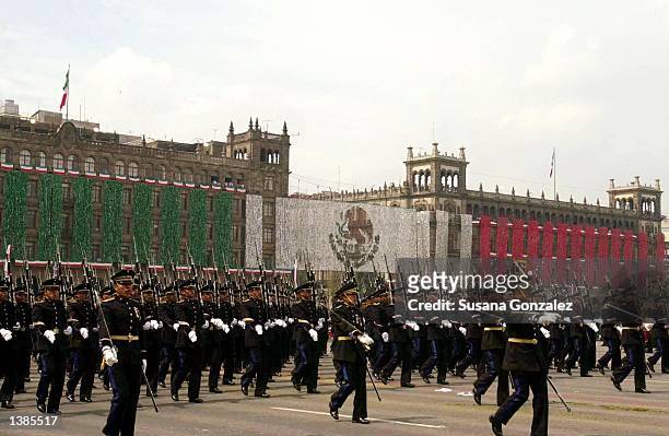 Military parade makes its way through the main square during the independence day celebration September 16, 2002 in Mexico City, Mexico. Mexico is...