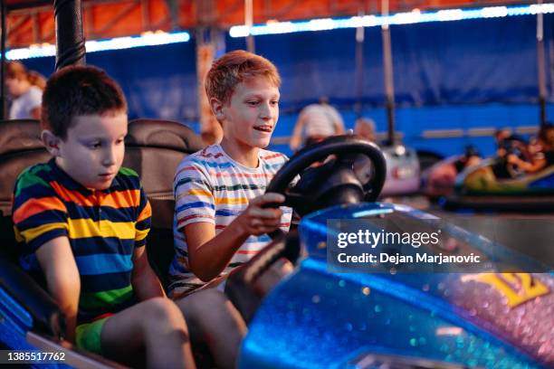 Park Ride Queue Simple 328 Theme Park Queue Stock Photos, High-Res Pictures, and Images ...