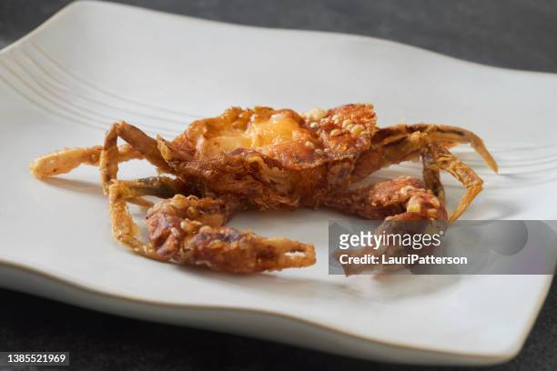 crispy soft shell crab - chilli crab 個照片及圖片檔