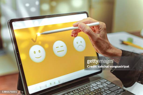 satisfaction concepts, customer experience concept, best rating for satisfaction present - journalist icon stock pictures, royalty-free photos & images