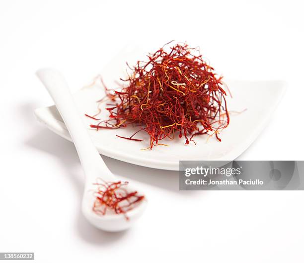 saffron - saffron fotografías e imágenes de stock