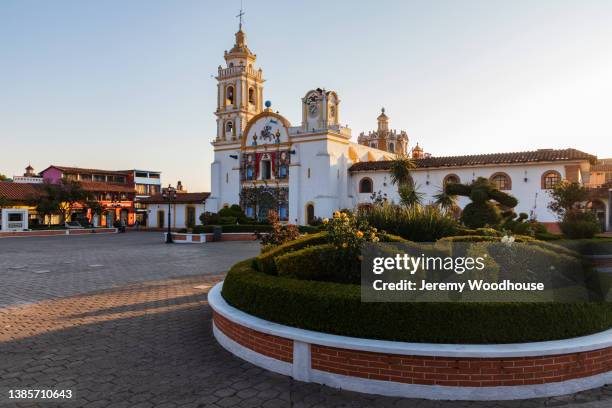 church of santiago apostól at sunrise - chignahuapan stock pictures, royalty-free photos & images