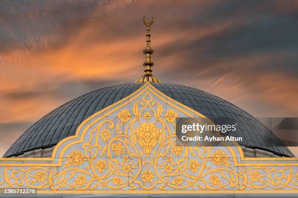 grand camlica mosque in uskudar district of istanbul, turkey - islam temple stock pictures, royalty-free photos & images