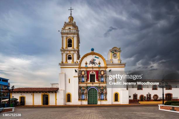 church of santiago apostol at sunset - chignahuapan stock pictures, royalty-free photos & images