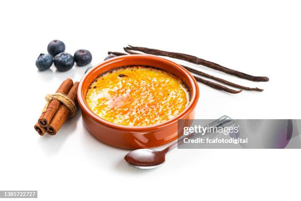 Franais Dessert Crme Brle Ou Crema Catalana Isole Sur Blanc, Photo