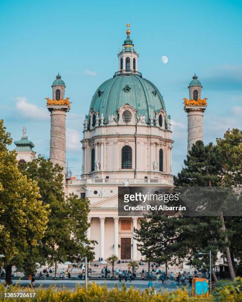 wiener karlskirche (saint charles's church) at karlsplatz, vienna, austria. - kunsthistorisches museum stock pictures, royalty-free photos & images