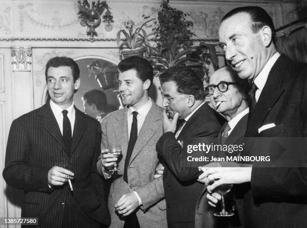 Yves Montand, Gérard Philipe et Pierre Bourgeois, dans les années 1960.