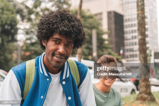 people outdoors - neefje stockfoto's en -beelden