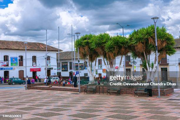 sesquilé, colombia - looking at a corner of the 400 year old colonial spanish town located at an altitude of about 8,500 feet above mean sea level - cundinamarca stock pictures, royalty-free photos & images