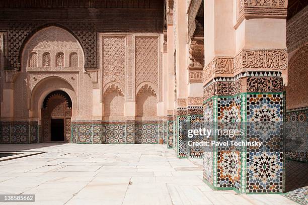 ben youssef madrasa, marrakesh - maroc school photos et images de collection