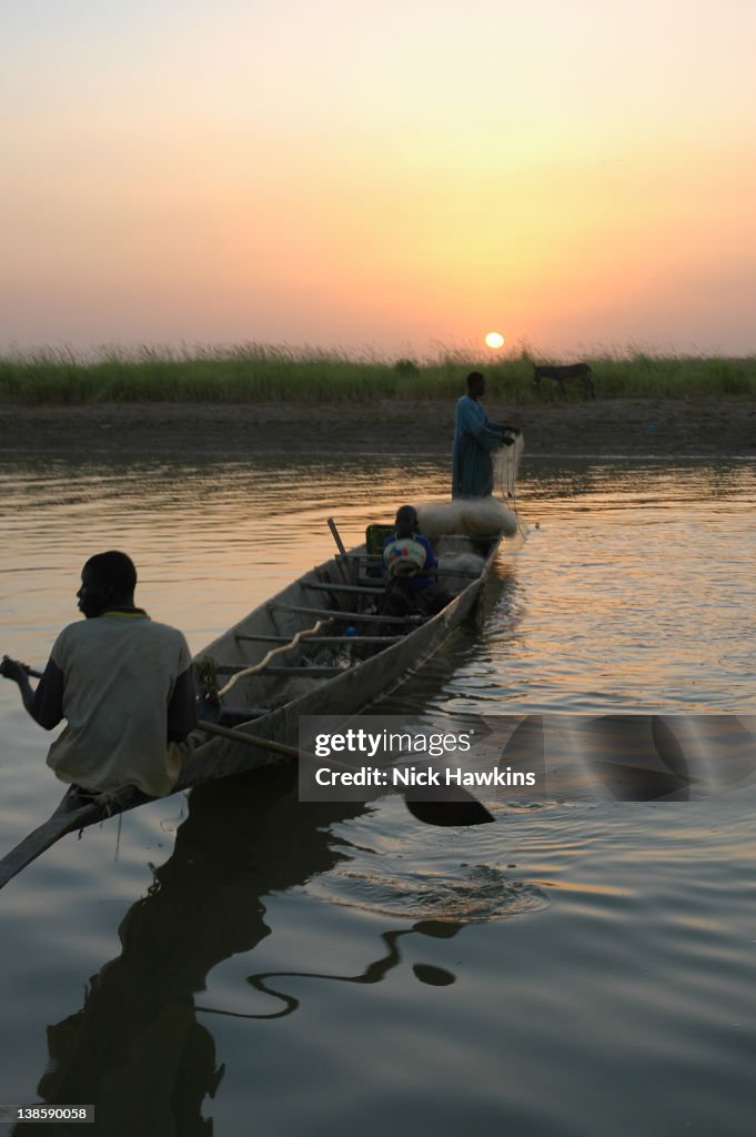 Malian fisherman on river Niger