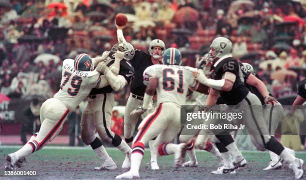 Raiders quarterback Marc Wilson during game action of Los Angeles Raiders vs Denver Broncos, November 2, 1985 in Los Angeles, California.