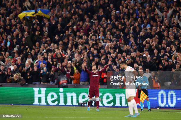 Andriy Yarmolenko of West Ham United celebrates after scoring their team's second goal during the UEFA Europa League Round of 16 Leg Two match...