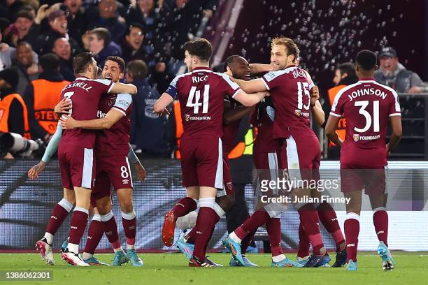 Andriy Yarmolenko of West Ham United celebrates with teammates after scoring their team's second goal during the UEFA Europa League Round of 16 Leg...