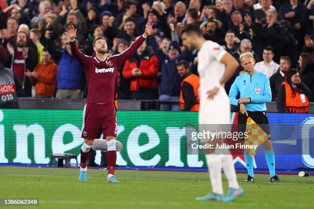 Andriy Yarmolenko of West Ham United celebrates after scoring their team's second goal during the UEFA Europa League Round of 16 Leg Two match...