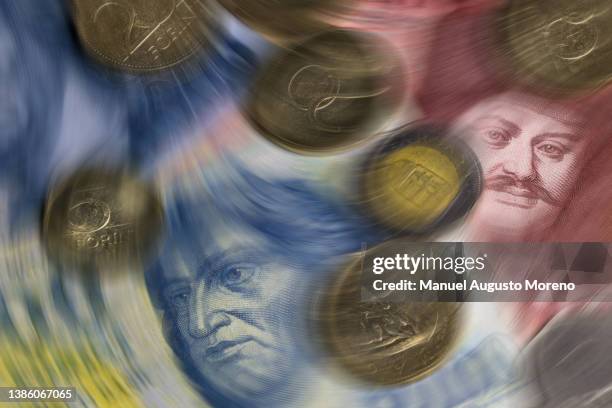 hungarian currency: forint banknotes and coins - hungarian culture foto e immagini stock
