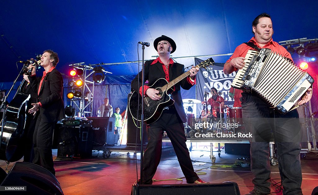 Voodoo Machine Gomez, Paul-Ronney Angel, Jary, and Slim of Urban Voodoo Machine live ...