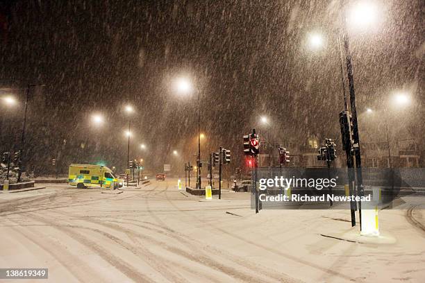 london snowfall - snowfall stock pictures, royalty-free photos & images