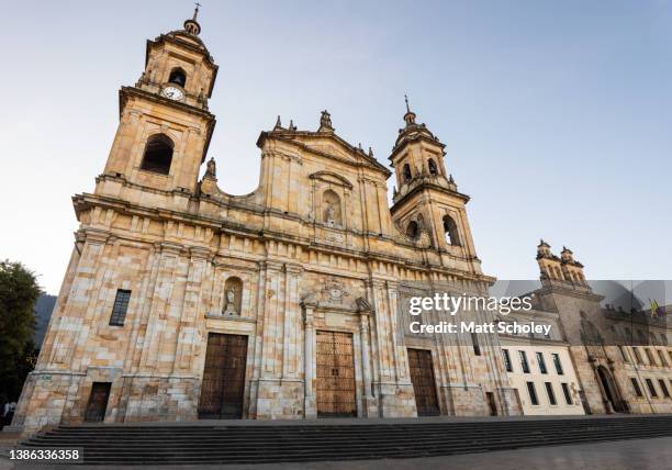 the cathedral metropolitan basilica of bogota & primatial cathedral of bogotá - la candelaria bogota stockfoto's en -beelden