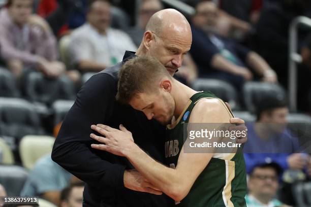 Head coach Andy Kennedy and Michael Ertel of the UAB Blazers react after losing to the Houston Cougars with a score of 68 to 82 in the first round...