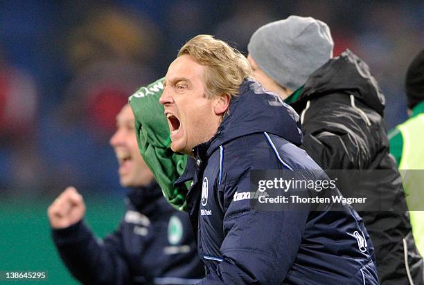 Head coach Mike Bueskens of Fuerth reacts during the DFB Cup Quarter Final match between TSG 1899 Hoffenheim and SpVgg Greuther Fuerth at...