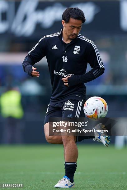 Shinji Okazaki of FC Cartagena warms up prior to the LaLiga Smartbank match between FC Cartagena and Real Zaragoza at Estadio Cartagonova on March...