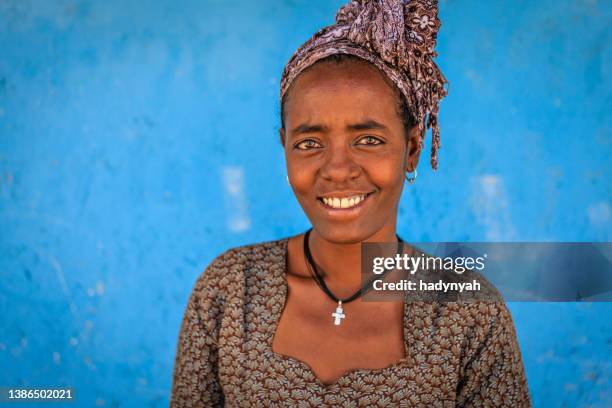 portrait of african woman, east africa - ethiopian ethnicity stock pictures, royalty-free photos & images