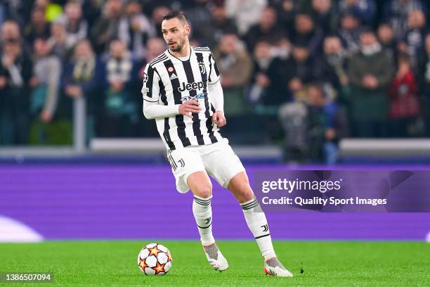 Mattia De Sciglio of Juventus with the ball during the UEFA Champions League Round Of Sixteen Leg Two match between Juventus and Villarreal CF at...