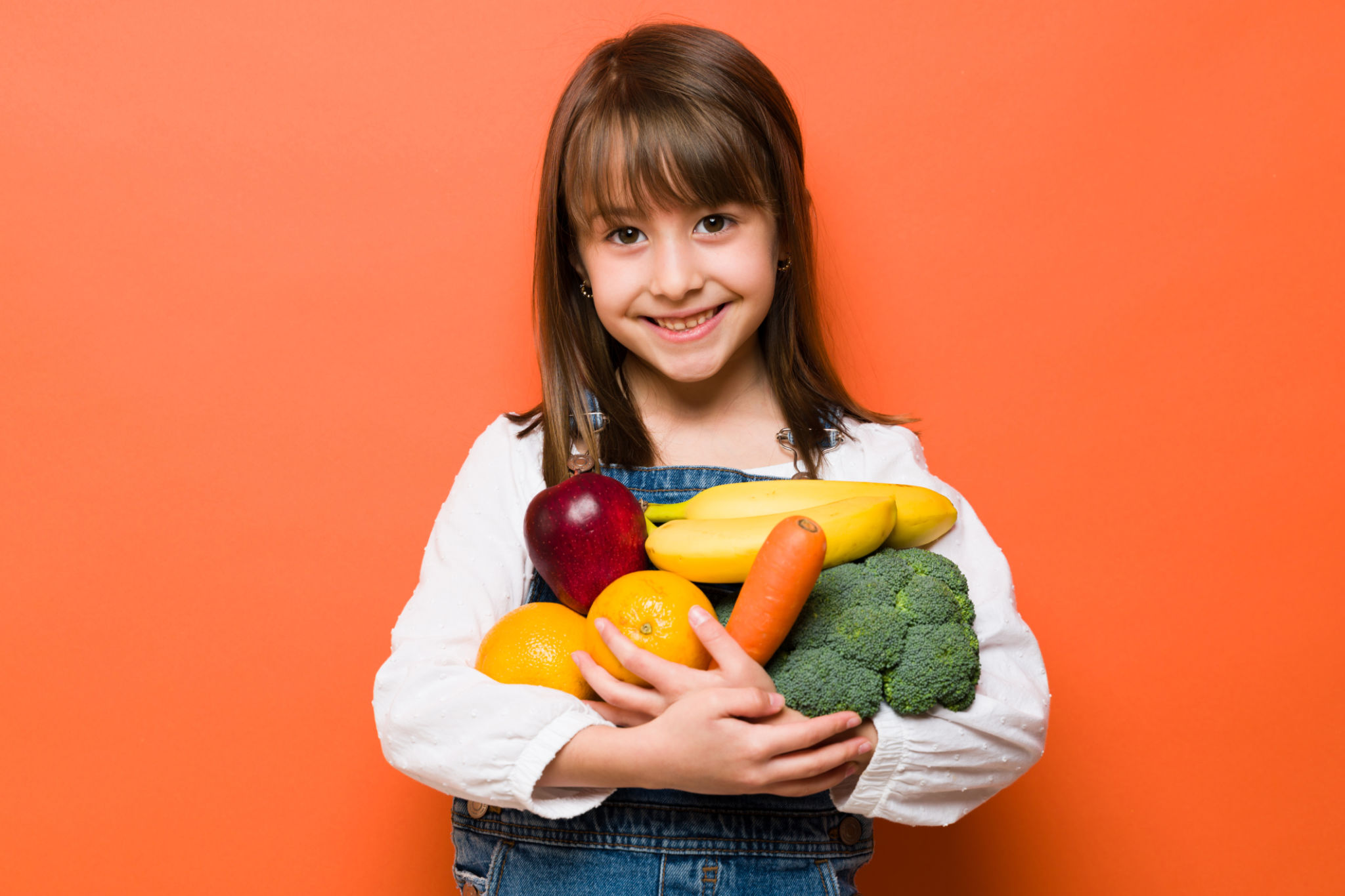 healthy child eating