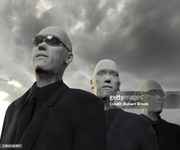 three clones framed against a cloudy sky - family portrait 3d stockfoto's en -beelden