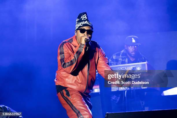 Smokin Rapperr Nas 2022 Photos and Premium High Res Pictures - Getty Images
