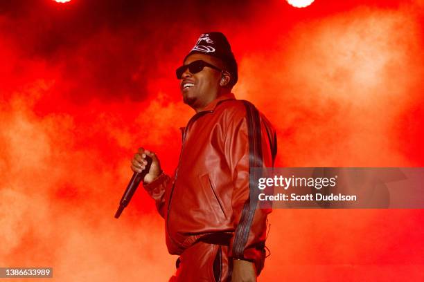 Smokin Rapperr Nas 2022 Photos and Premium High Res Pictures - Getty Images