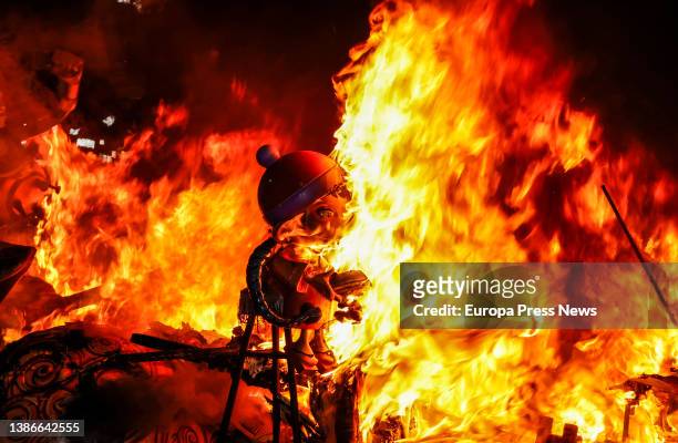 Falla is burned during the Crema, on 20 March, 2022 in Valencia, Valencian Community, Spain. The crema is the act of setting fire to the monuments of...