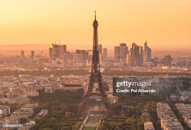 skyline of paris with eiffel tower in paris, france. panoramic sunset view of paris. - saint denis paris foto e immagini stock