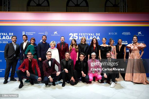 Casta and Crew of 'Camera Cafe' movie Esperanza Pedreño, Carlos Chamarro, Arturo Valls, Javier Botet, Ana Milan, Silvia Wheeler, Alex O'Doherty,...