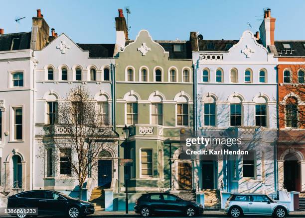 colourful london townhouses - notting hill photos et images de collection