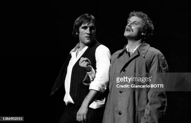 Gérard Depardieu et Daniel Olbrychski dans la pièce 'Les Gens déraisonnables sont en voie de disparition' au théâtre des Amandiers à Nanterre en...