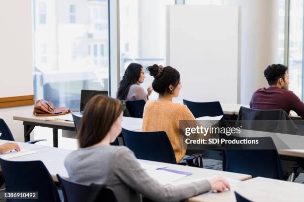Student Learning Back College Students Back Photos and Premium High Res Pictures - Getty Images