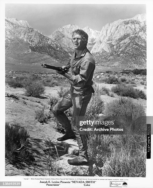 Steve Mcqueen Gun Photos and Premium High Res Pictures - Getty Images