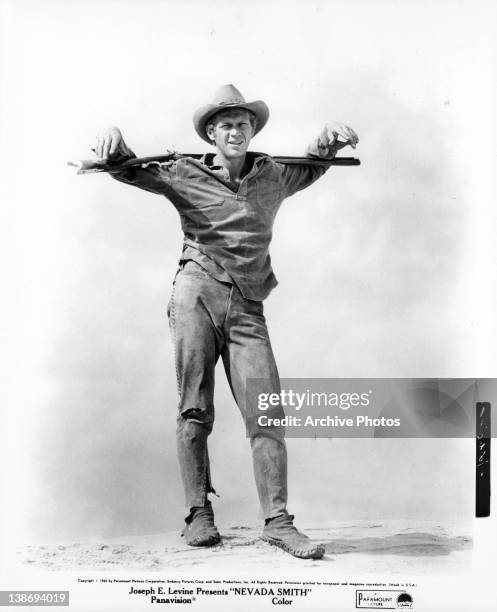 65 Steve Mcqueen With Gun Stock Photos, High-Res Pictures, and Images