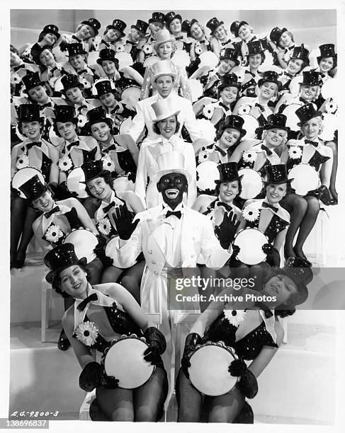 Ann Sothern, George Murphy, Ethel Merman, Eddie Cantor singing with the Goldwyn girls in a scene from the film 'Kid Millions', 1934.