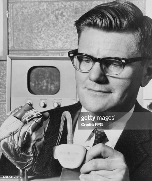 344 Cardiac Pacemaker Stock Photos, High-Res Pictures, and Images ...