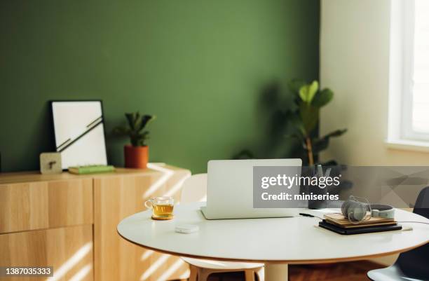 4,382 Computer Laptop Desk Empty Room Stock Photos, High-Res Pictures ...