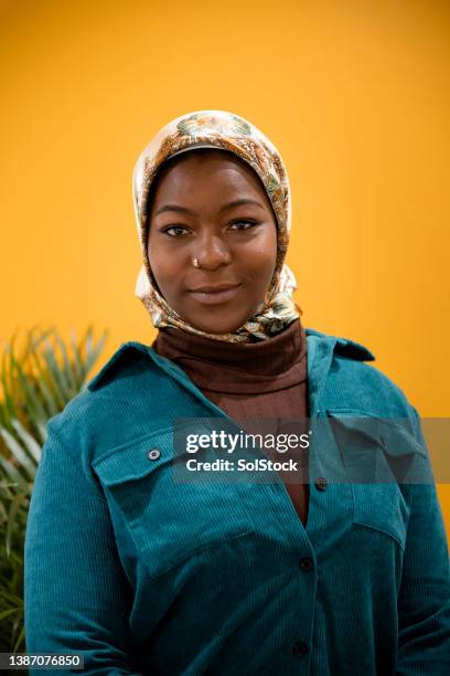 portrait of a quirky student - nose piercing stock pictures, royalty-free photos & images