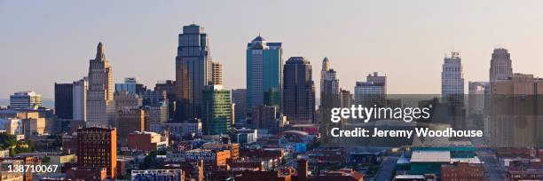 urban cityscape at sunrise - kansas city kansas stock-fotos und bilder