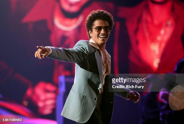Bruno Mars of Silk Sonic accepts the Best Duo/Group of the Year award onstage at the 2022 iHeartRadio Music Awards at The Shrine Auditorium in Los...