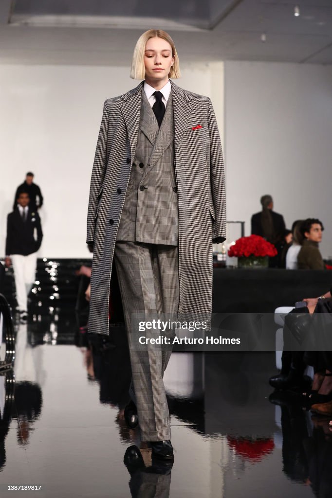 Ralph Lauren Fall 2022 Fashion Show - Runway
