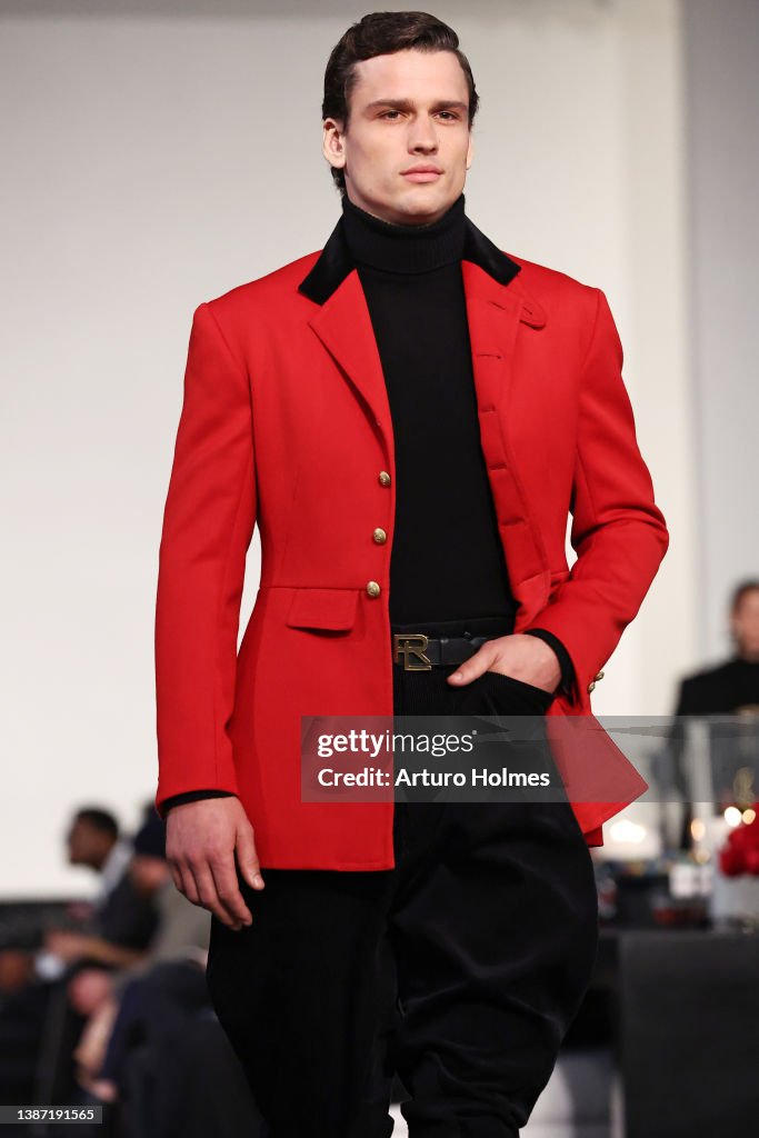 Ralph Lauren Fall 2022 Fashion Show - Runway