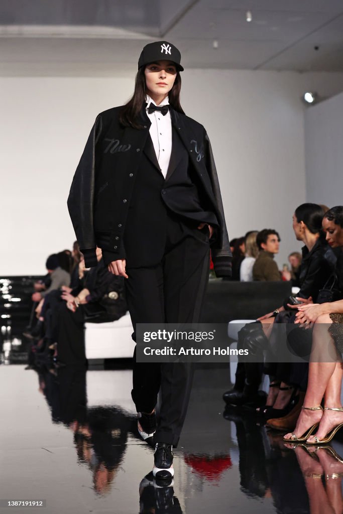 Ralph Lauren Fall 2022 Fashion Show - Runway